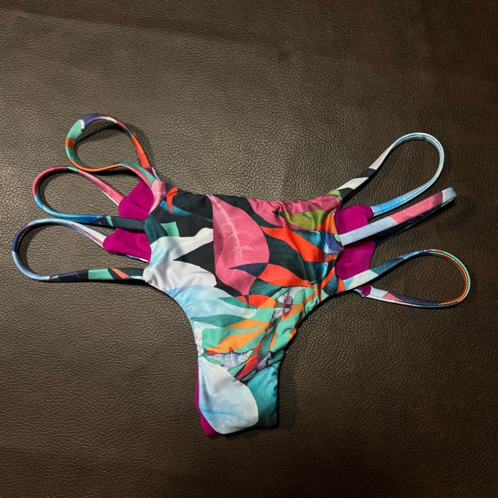 🌺 Strappy Colorful Kaikini Bikini Bottoms 🌺